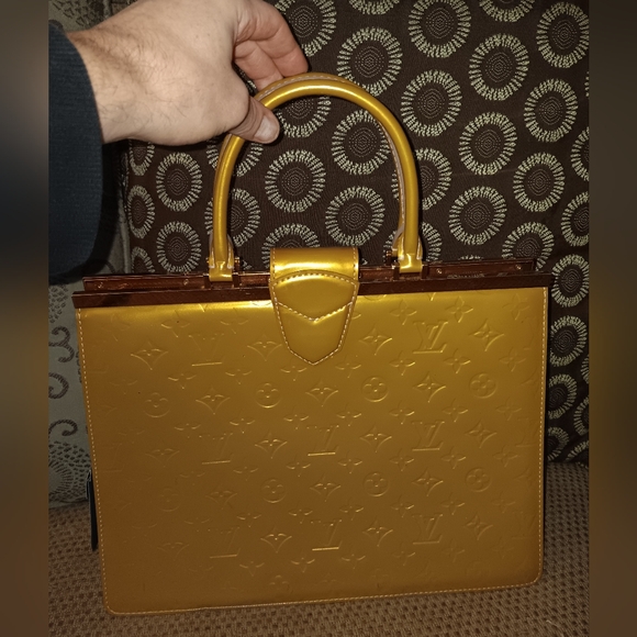 Louis Vuitton Handbags - Louis Vuitton Ultra Rare Gold Vernis Deesse Gm Bag